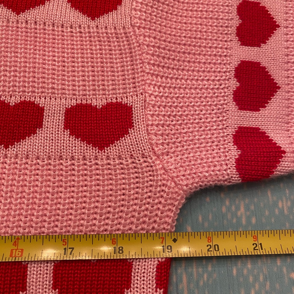 Pink Heart 🩷 Pattern Sweater - Picture 7 of 9